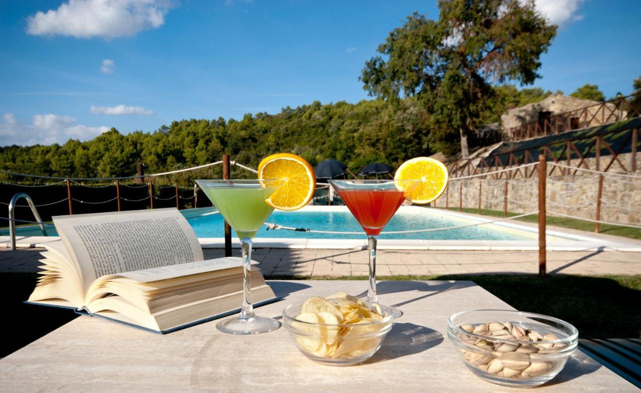 Tenuta Di Forte Sorgnano Gualdo Cattaneo ภายนอก รูปภาพ