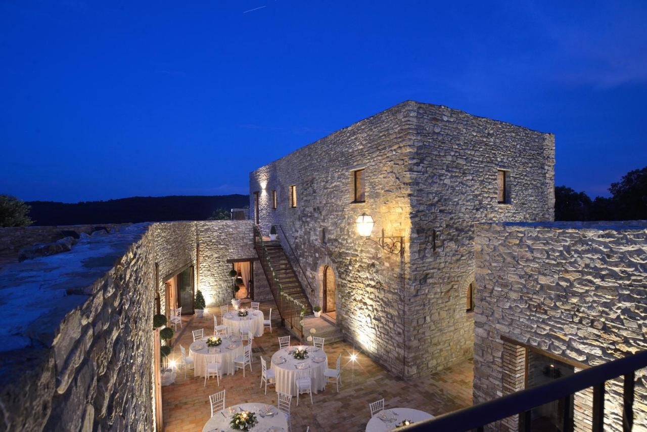 Tenuta Di Forte Sorgnano Gualdo Cattaneo ภายนอก รูปภาพ