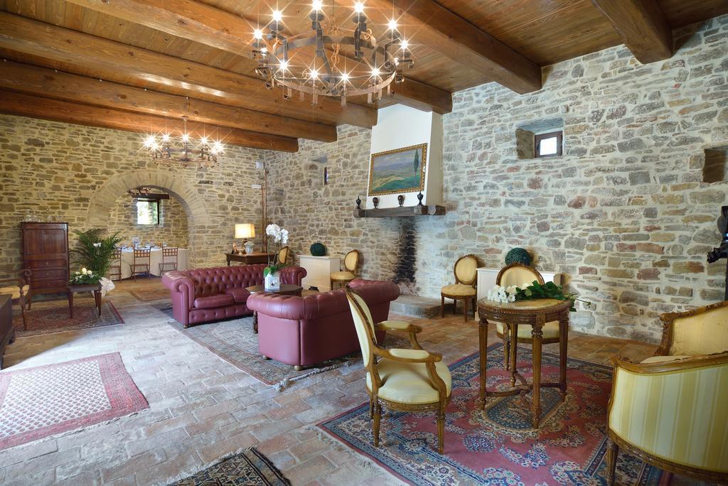 Tenuta Di Forte Sorgnano Gualdo Cattaneo ภายนอก รูปภาพ